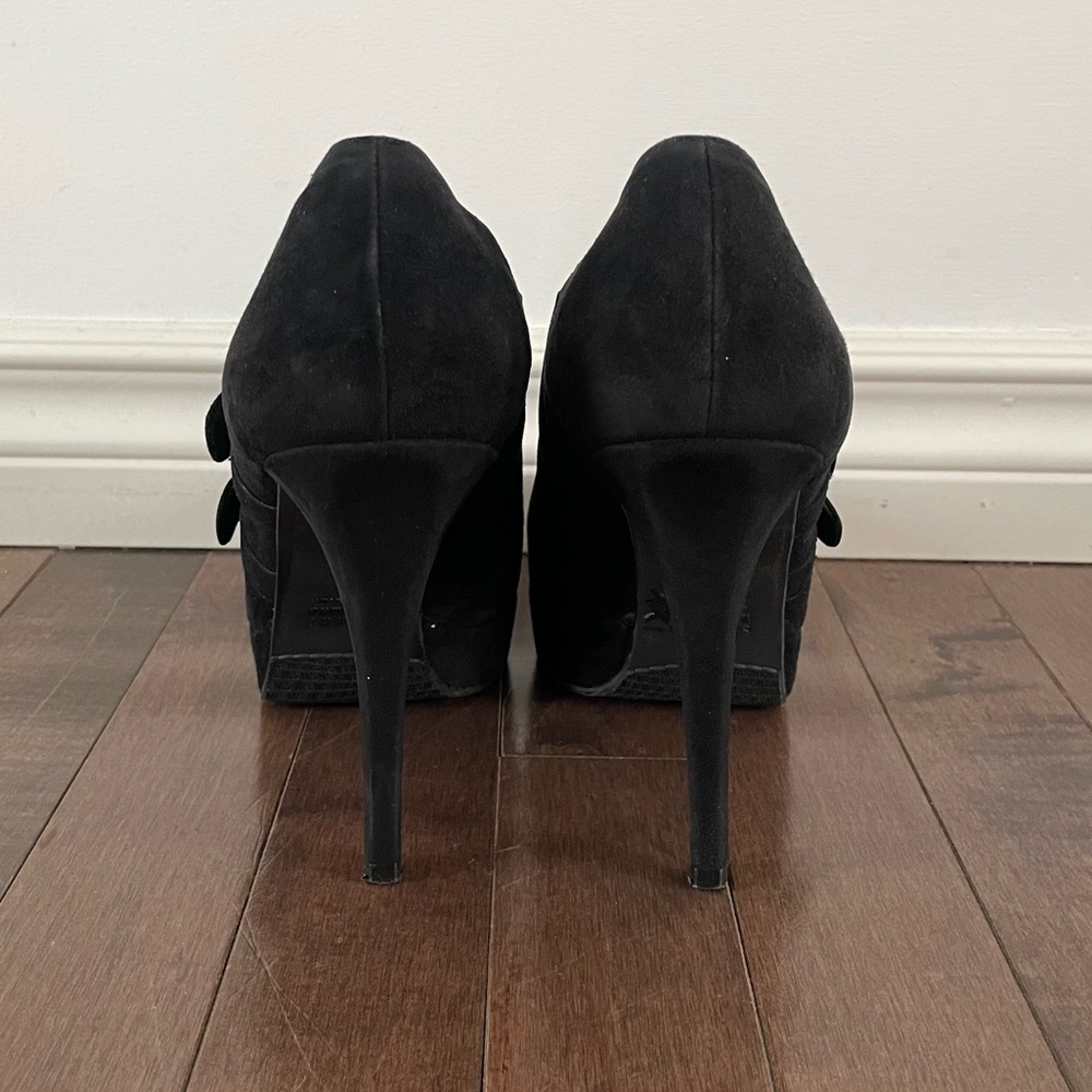 Stuart Weitzman Black Suede Buckle Pumps - Size 8 - Picture 7 of 12